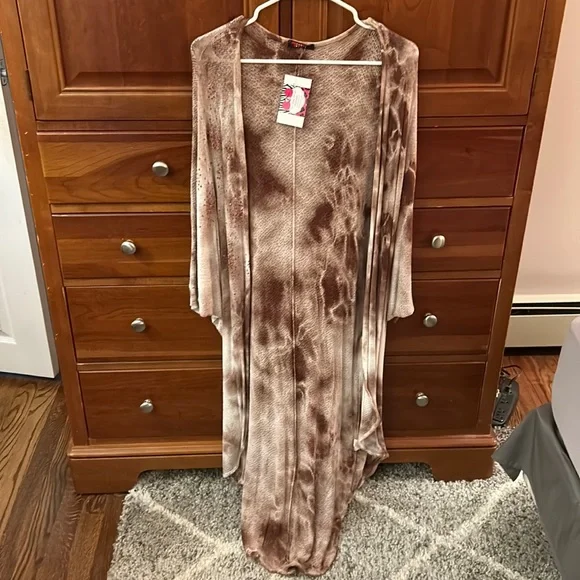 Beautiful NWT long full length lightweight brown/beige cardigan. Dolman sleeves. - Picture 1 of 4